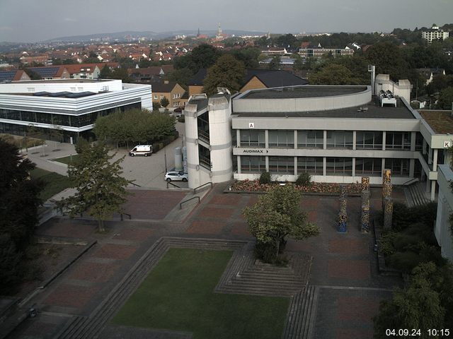 Foto der Webcam: Verwaltungsgebäude, Innenhof mit Audimax, Hörsaal-Gebäude 1