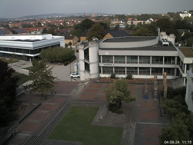 Foto der Webcam: Verwaltungsgebäude, Innenhof mit Audimax, Hörsaal-Gebäude 1