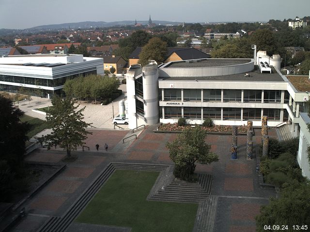 Foto der Webcam: Verwaltungsgebäude, Innenhof mit Audimax, Hörsaal-Gebäude 1