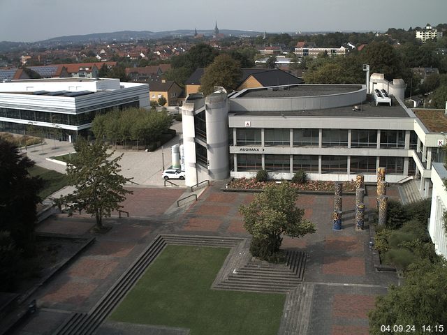 Foto der Webcam: Verwaltungsgebäude, Innenhof mit Audimax, Hörsaal-Gebäude 1