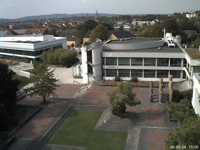 Foto der Webcam: Verwaltungsgebäude, Innenhof mit Audimax, Hörsaal-Gebäude 1