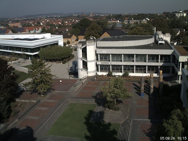 Foto der Webcam: Verwaltungsgebäude, Innenhof mit Audimax, Hörsaal-Gebäude 1