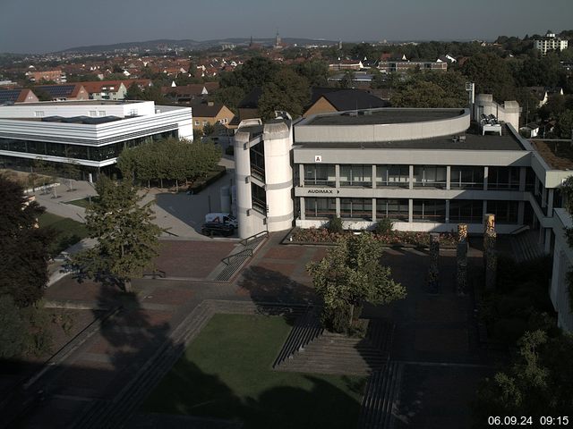 Foto der Webcam: Verwaltungsgebäude, Innenhof mit Audimax, Hörsaal-Gebäude 1