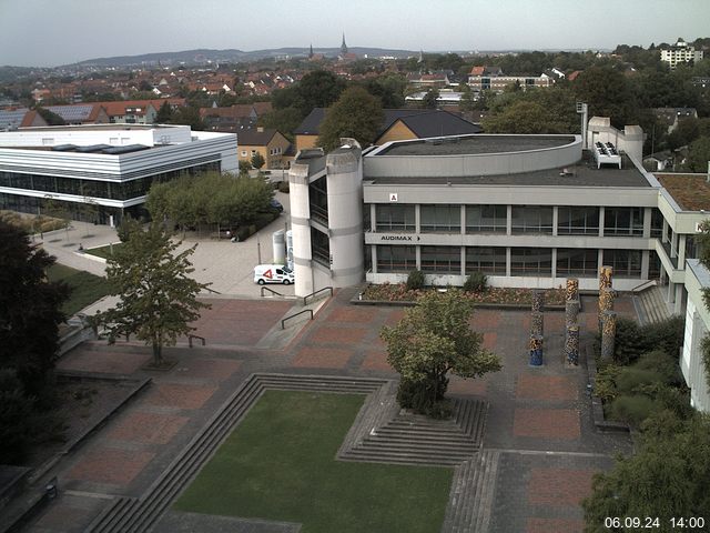 Foto der Webcam: Verwaltungsgebäude, Innenhof mit Audimax, Hörsaal-Gebäude 1