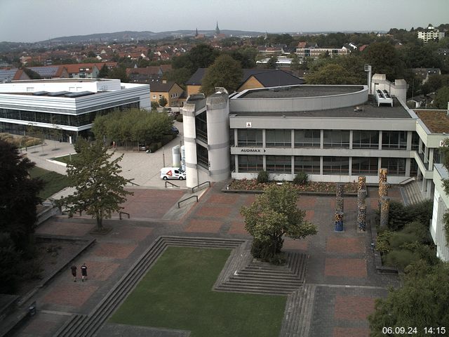 Foto der Webcam: Verwaltungsgebäude, Innenhof mit Audimax, Hörsaal-Gebäude 1