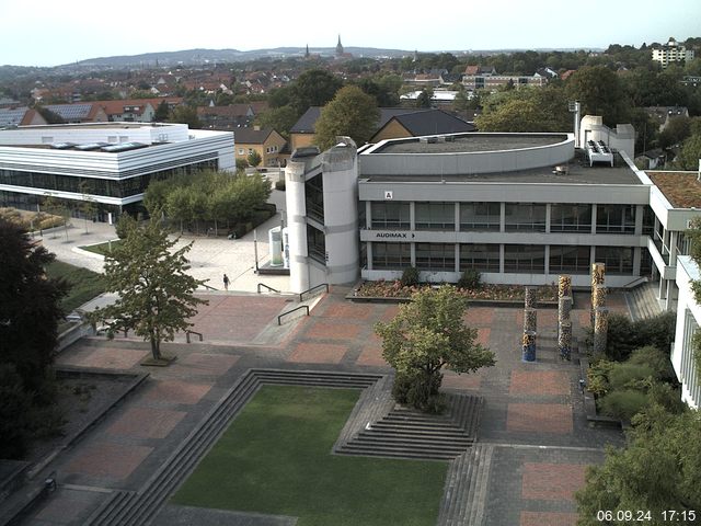 Foto der Webcam: Verwaltungsgebäude, Innenhof mit Audimax, Hörsaal-Gebäude 1