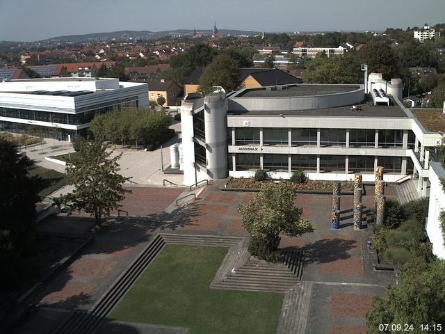 Foto der Webcam: Verwaltungsgebäude, Innenhof mit Audimax, Hörsaal-Gebäude 1