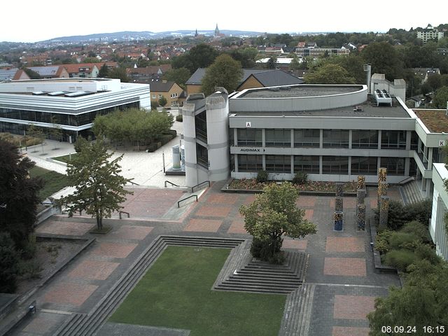 Foto der Webcam: Verwaltungsgebäude, Innenhof mit Audimax, Hörsaal-Gebäude 1