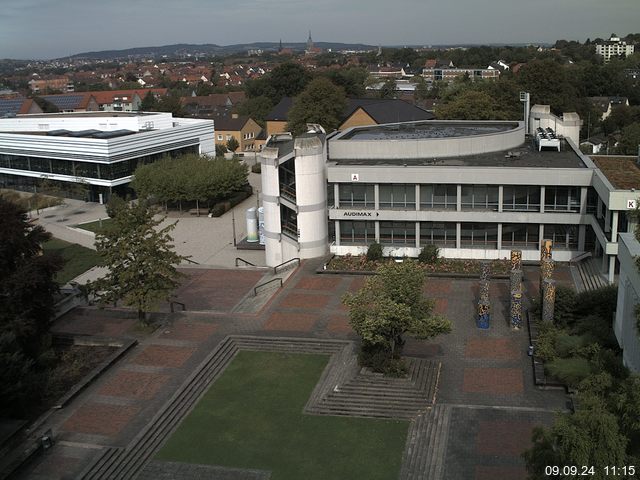 Foto der Webcam: Verwaltungsgebäude, Innenhof mit Audimax, Hörsaal-Gebäude 1