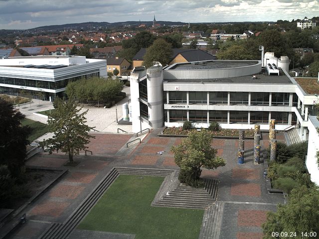 Foto der Webcam: Verwaltungsgebäude, Innenhof mit Audimax, Hörsaal-Gebäude 1