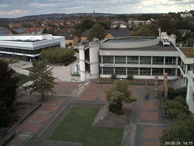 Foto der Webcam: Verwaltungsgebäude, Innenhof mit Audimax, Hörsaal-Gebäude 1