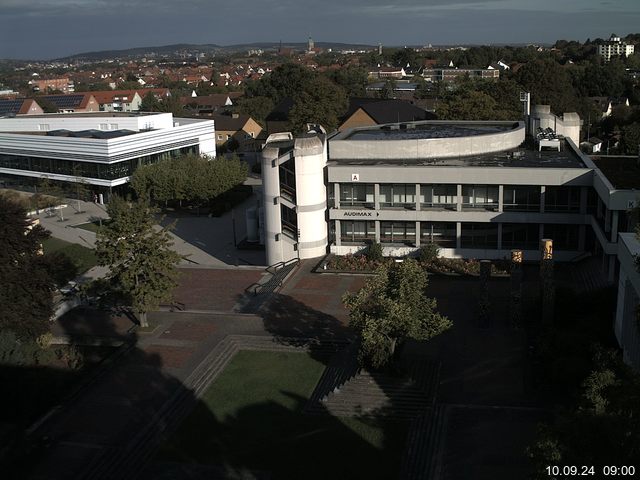 Foto der Webcam: Verwaltungsgebäude, Innenhof mit Audimax, Hörsaal-Gebäude 1