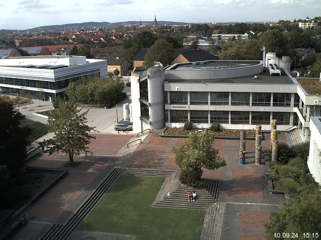 Foto der Webcam: Verwaltungsgebäude, Innenhof mit Audimax, Hörsaal-Gebäude 1