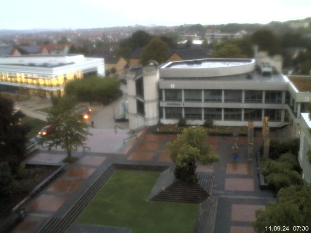 Foto der Webcam: Verwaltungsgebäude, Innenhof mit Audimax, Hörsaal-Gebäude 1