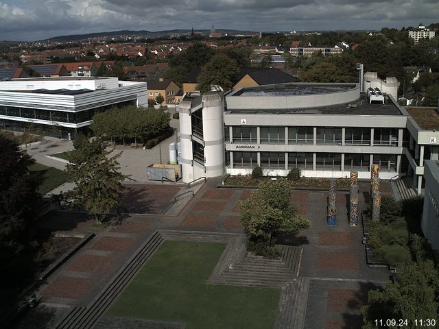 Foto der Webcam: Verwaltungsgebäude, Innenhof mit Audimax, Hörsaal-Gebäude 1