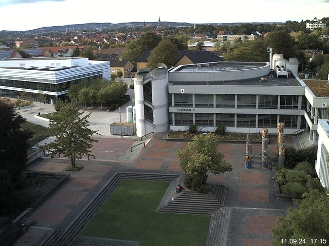 Foto der Webcam: Verwaltungsgebäude, Innenhof mit Audimax, Hörsaal-Gebäude 1