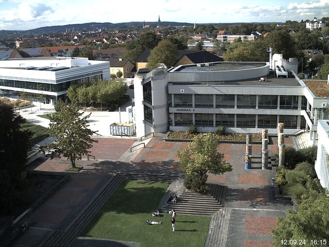 Foto der Webcam: Verwaltungsgebäude, Innenhof mit Audimax, Hörsaal-Gebäude 1