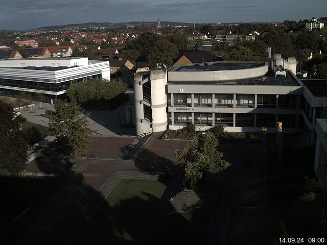 Foto der Webcam: Verwaltungsgebäude, Innenhof mit Audimax, Hörsaal-Gebäude 1