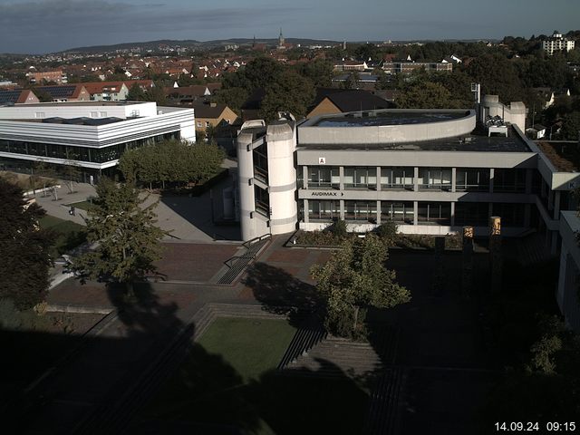 Foto der Webcam: Verwaltungsgebäude, Innenhof mit Audimax, Hörsaal-Gebäude 1