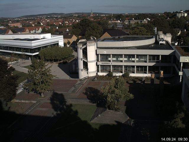 Foto der Webcam: Verwaltungsgebäude, Innenhof mit Audimax, Hörsaal-Gebäude 1