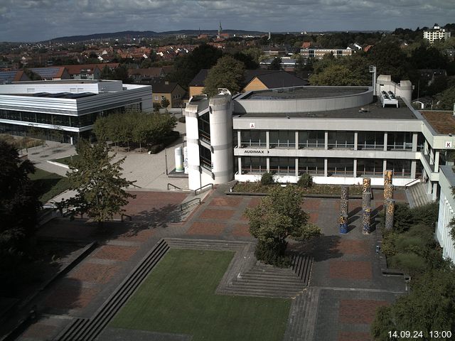 Foto der Webcam: Verwaltungsgebäude, Innenhof mit Audimax, Hörsaal-Gebäude 1