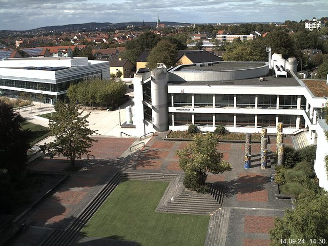 Foto der Webcam: Verwaltungsgebäude, Innenhof mit Audimax, Hörsaal-Gebäude 1