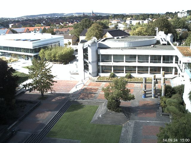 Foto der Webcam: Verwaltungsgebäude, Innenhof mit Audimax, Hörsaal-Gebäude 1