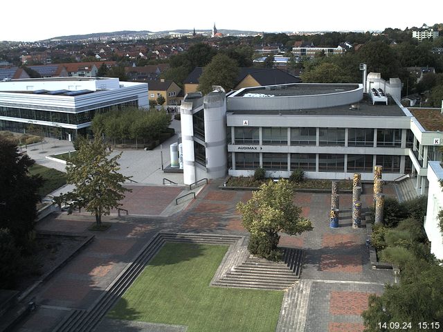 Foto der Webcam: Verwaltungsgebäude, Innenhof mit Audimax, Hörsaal-Gebäude 1