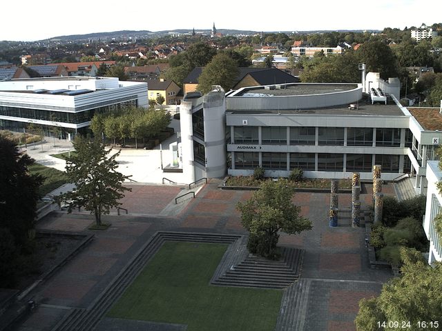 Foto der Webcam: Verwaltungsgebäude, Innenhof mit Audimax, Hörsaal-Gebäude 1