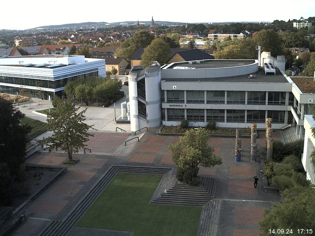 Foto der Webcam: Verwaltungsgebäude, Innenhof mit Audimax, Hörsaal-Gebäude 1