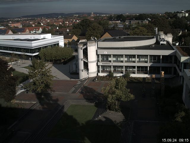 Foto der Webcam: Verwaltungsgebäude, Innenhof mit Audimax, Hörsaal-Gebäude 1