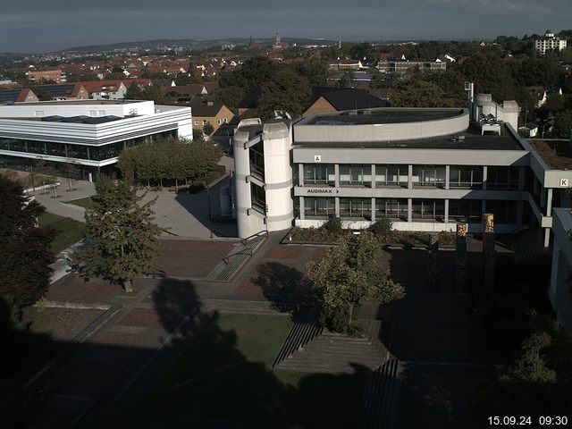 Foto der Webcam: Verwaltungsgebäude, Innenhof mit Audimax, Hörsaal-Gebäude 1