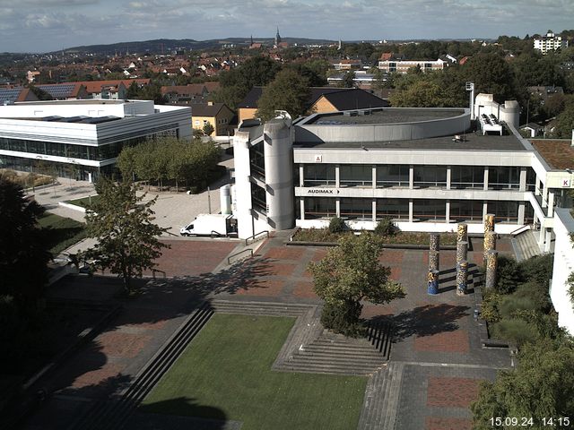 Foto der Webcam: Verwaltungsgebäude, Innenhof mit Audimax, Hörsaal-Gebäude 1