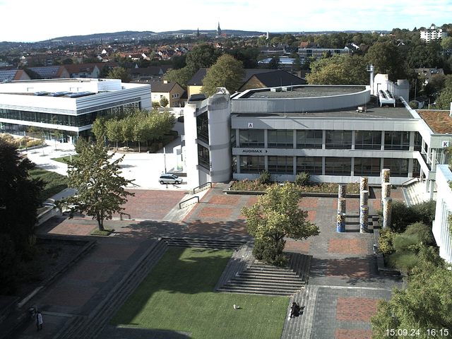 Foto der Webcam: Verwaltungsgebäude, Innenhof mit Audimax, Hörsaal-Gebäude 1