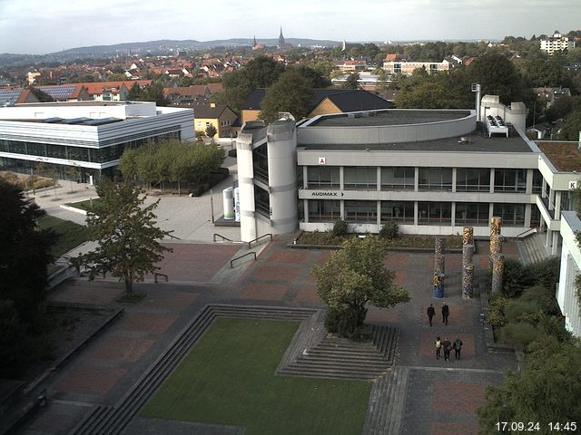 Foto der Webcam: Verwaltungsgebäude, Innenhof mit Audimax, Hörsaal-Gebäude 1