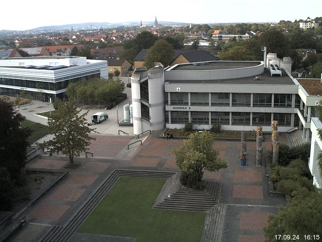 Foto der Webcam: Verwaltungsgebäude, Innenhof mit Audimax, Hörsaal-Gebäude 1