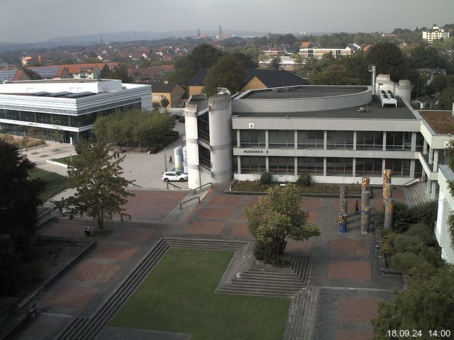 Foto der Webcam: Verwaltungsgebäude, Innenhof mit Audimax, Hörsaal-Gebäude 1