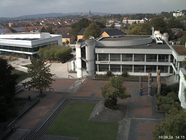 Foto der Webcam: Verwaltungsgebäude, Innenhof mit Audimax, Hörsaal-Gebäude 1