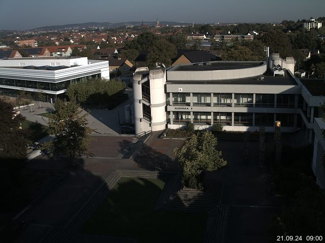 Foto der Webcam: Verwaltungsgebäude, Innenhof mit Audimax, Hörsaal-Gebäude 1