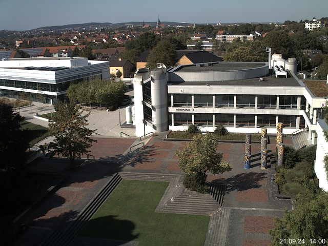 Foto der Webcam: Verwaltungsgebäude, Innenhof mit Audimax, Hörsaal-Gebäude 1