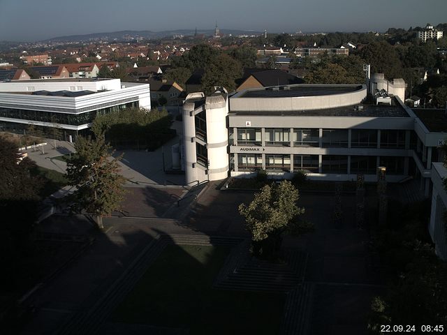 Foto der Webcam: Verwaltungsgebäude, Innenhof mit Audimax, Hörsaal-Gebäude 1