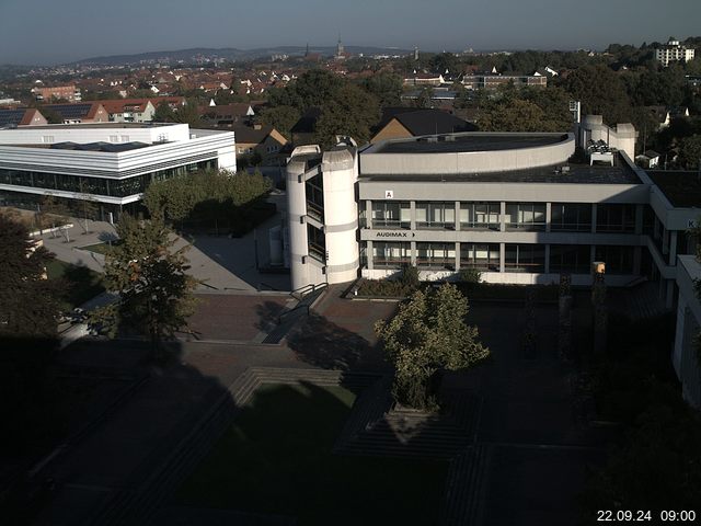 Foto der Webcam: Verwaltungsgebäude, Innenhof mit Audimax, Hörsaal-Gebäude 1