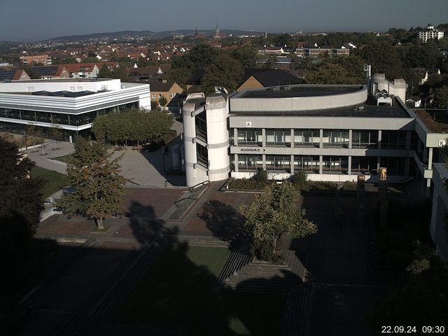 Foto der Webcam: Verwaltungsgebäude, Innenhof mit Audimax, Hörsaal-Gebäude 1