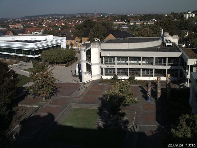 Foto der Webcam: Verwaltungsgebäude, Innenhof mit Audimax, Hörsaal-Gebäude 1