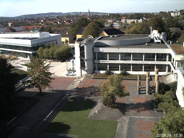 Foto der Webcam: Verwaltungsgebäude, Innenhof mit Audimax, Hörsaal-Gebäude 1