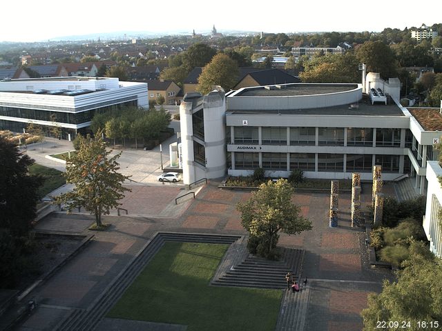 Foto der Webcam: Verwaltungsgebäude, Innenhof mit Audimax, Hörsaal-Gebäude 1