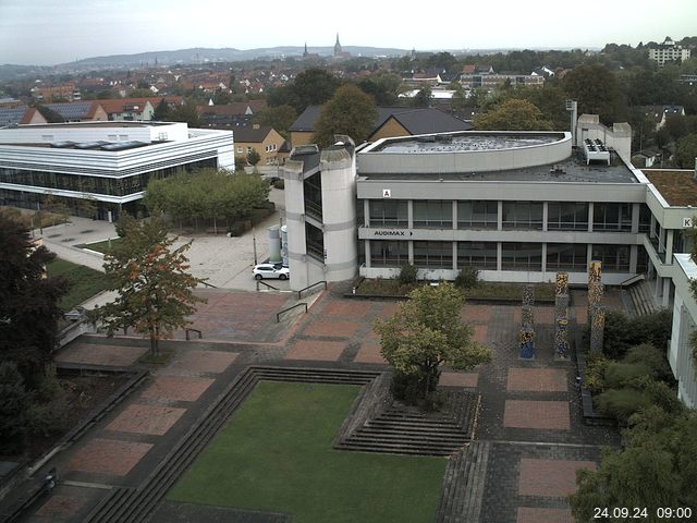 Foto der Webcam: Verwaltungsgebäude, Innenhof mit Audimax, Hörsaal-Gebäude 1