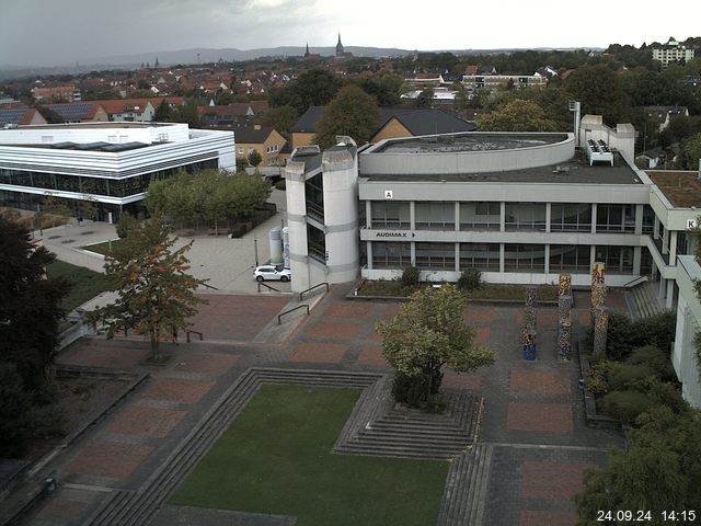 Foto der Webcam: Verwaltungsgebäude, Innenhof mit Audimax, Hörsaal-Gebäude 1