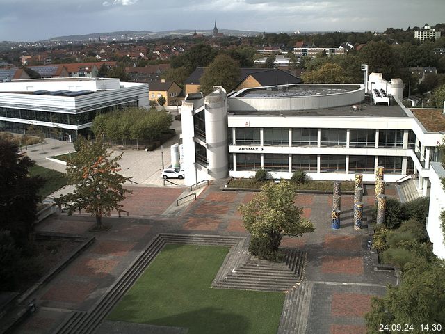 Foto der Webcam: Verwaltungsgebäude, Innenhof mit Audimax, Hörsaal-Gebäude 1