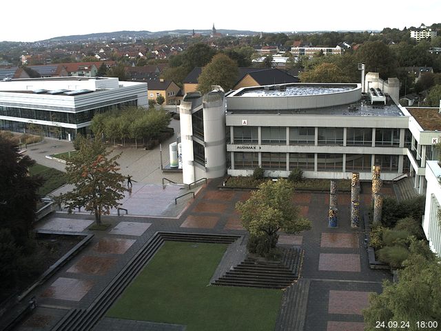 Foto der Webcam: Verwaltungsgebäude, Innenhof mit Audimax, Hörsaal-Gebäude 1